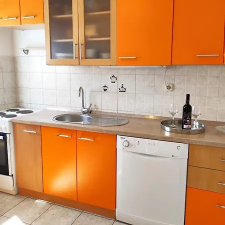 Apartman *